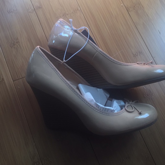 Old Navy wedge heels - Picture 3 of 3